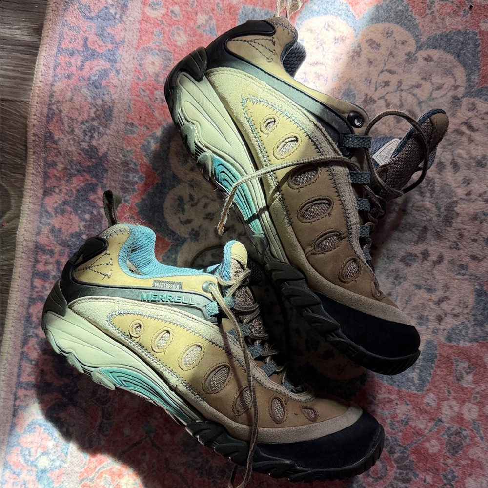 Merrell Women's Tan with Teal Accent Trail Sneakers